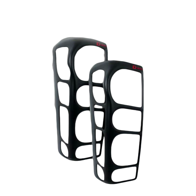 Isuzu DMAX Black Tail Light Trim (2015+)
